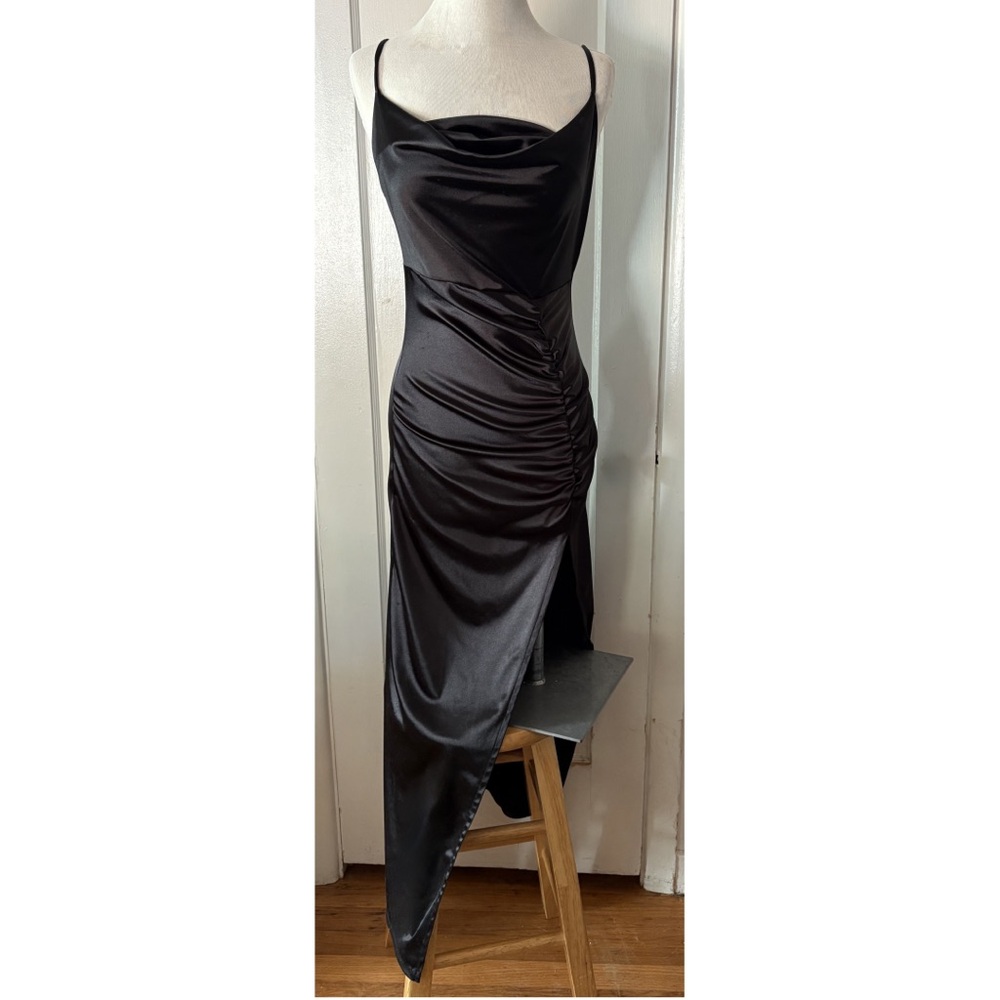 Popular 21 Black Bodycon Midi dress with Slit ~ sz Small